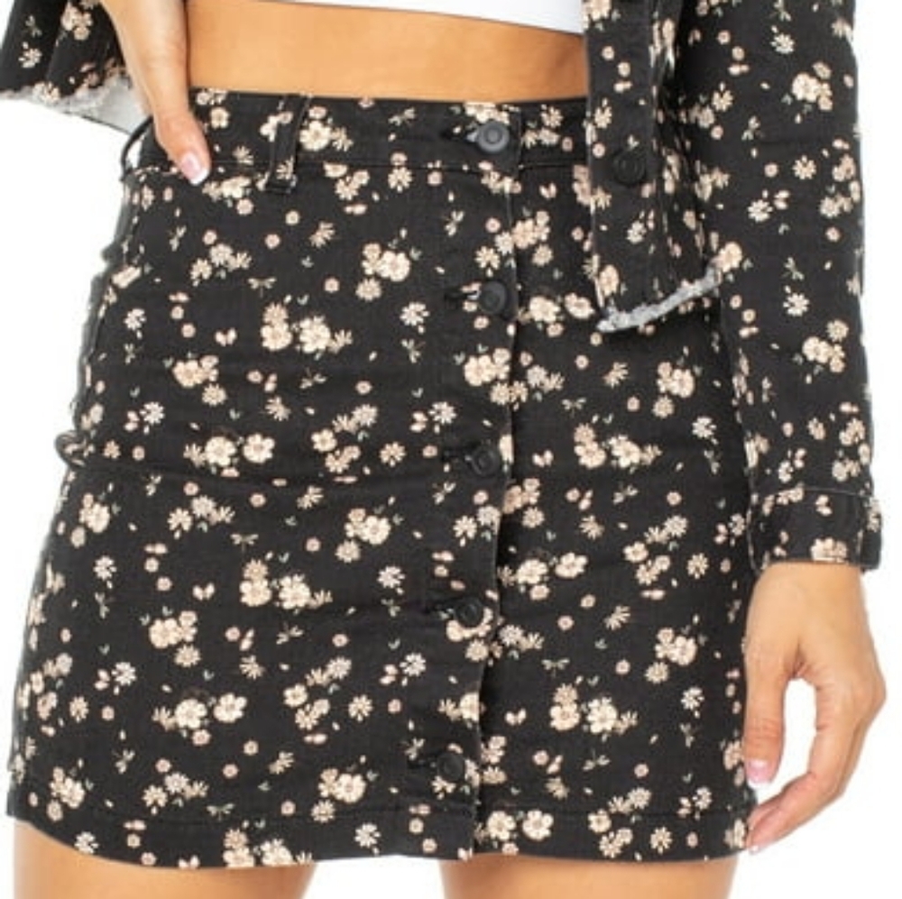 Celebrity Pink's Juniors Black & Pink Floral Denim Jean Button Front Mini Skirt
